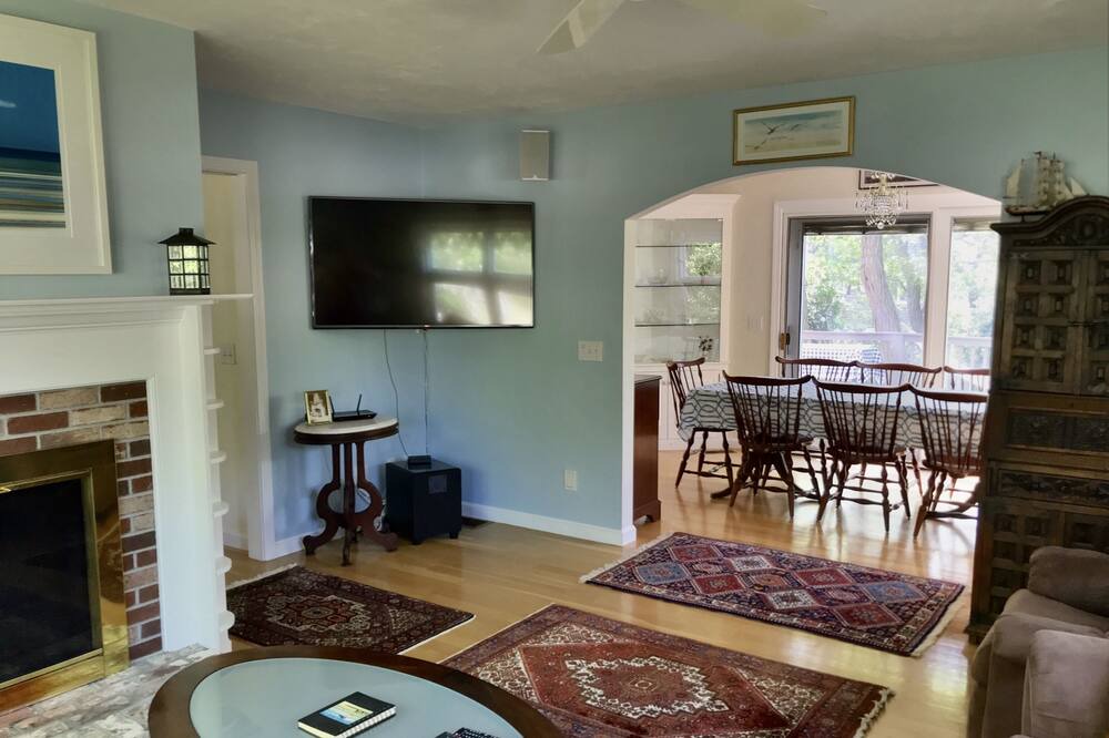 Photo of Livingroom in Campground Landing