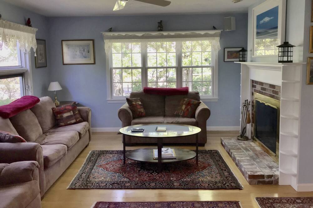 Photo of Livingroom in Campground Landing