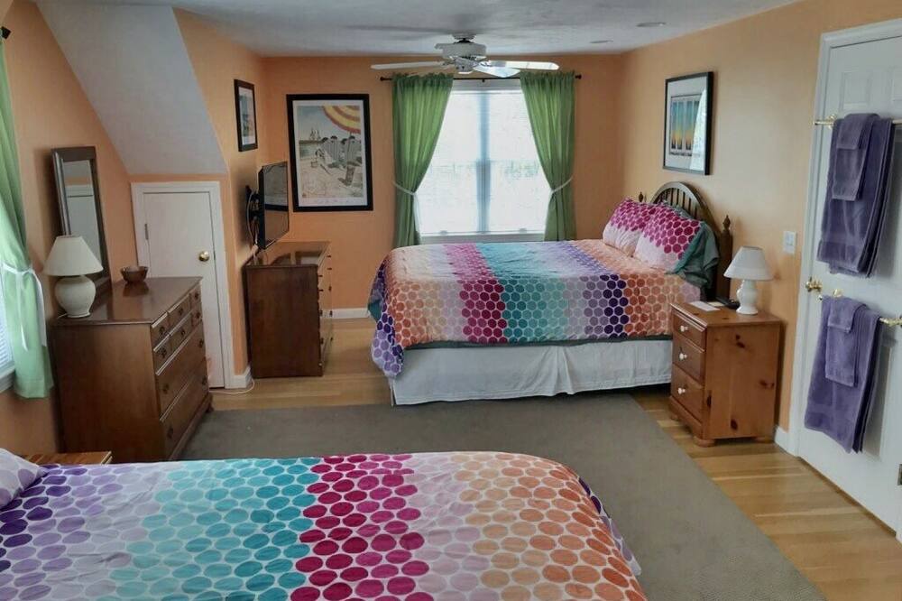 Photo of Bedroom in Campground Landing