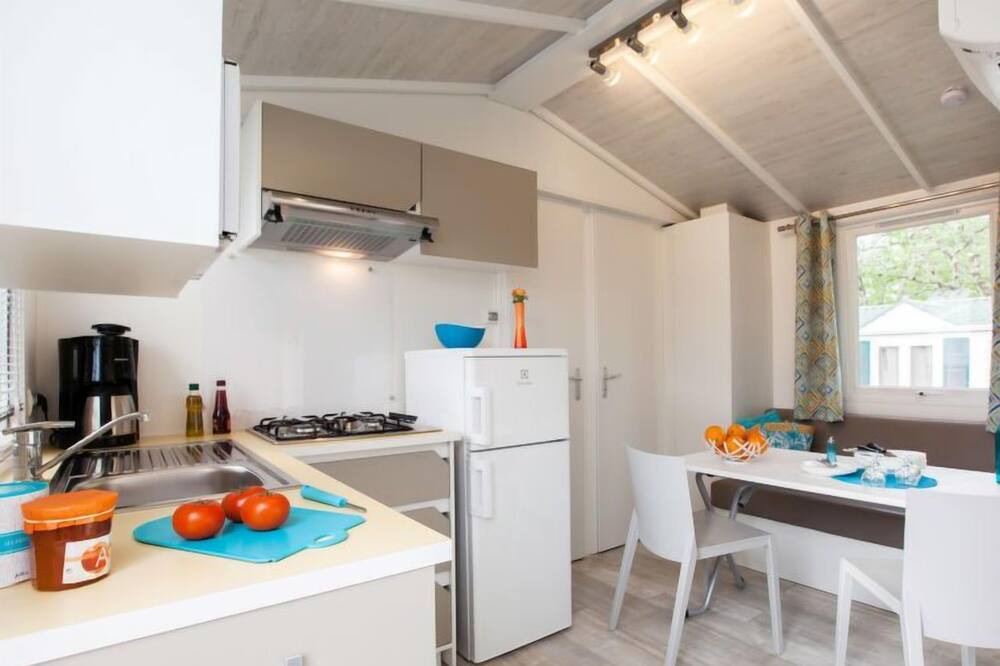 Photo of Kitchen in Saint Alban Auriolles