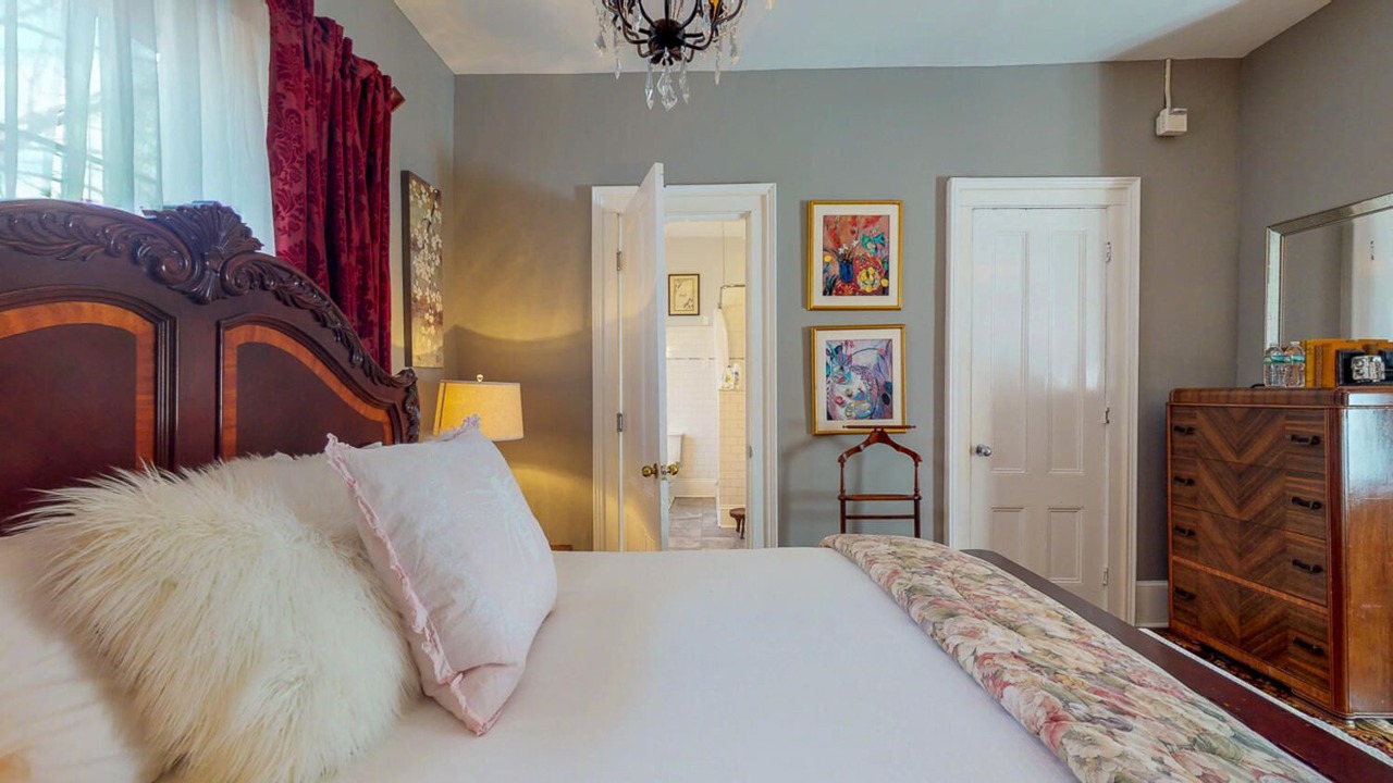 Photo of Bedroom in Troy