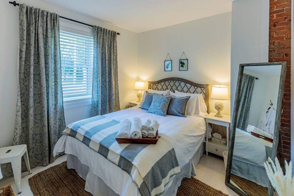 Photo of Bedroom in Inner Harbour