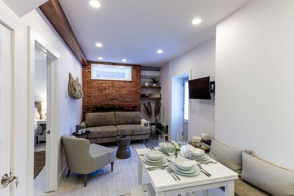 Photo of Livingroom in Inner Harbour