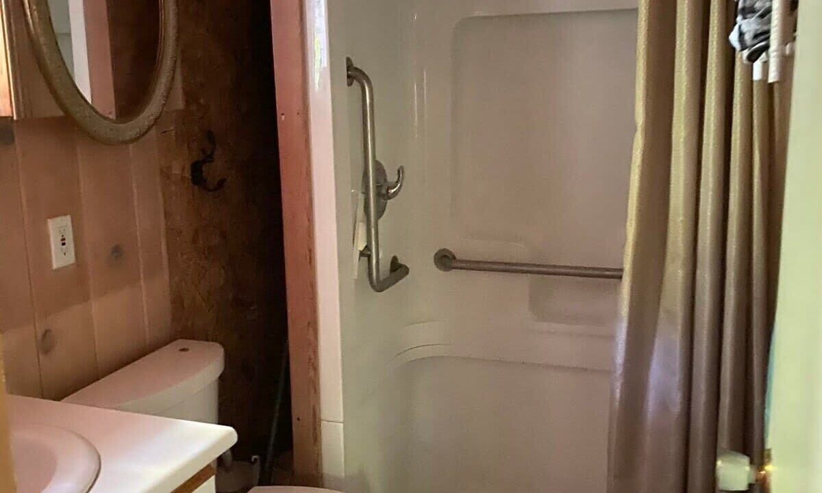 Photo of Bathroom in Port Carling