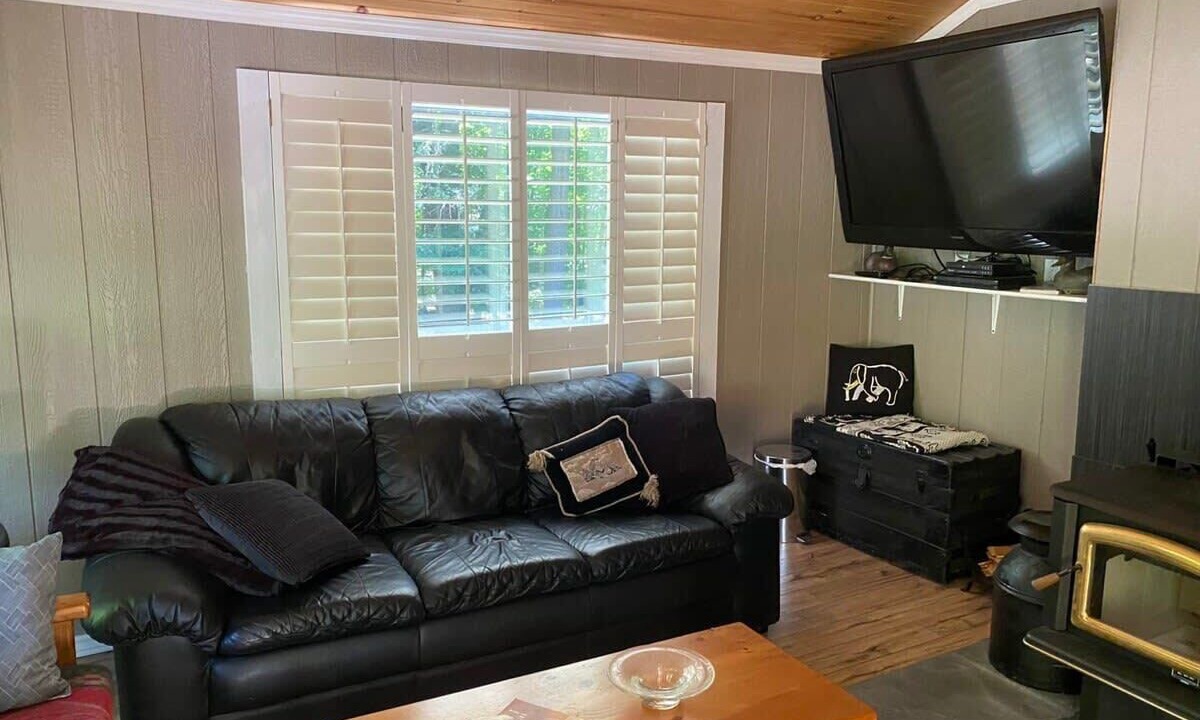 Photo of Livingroom in Port Carling