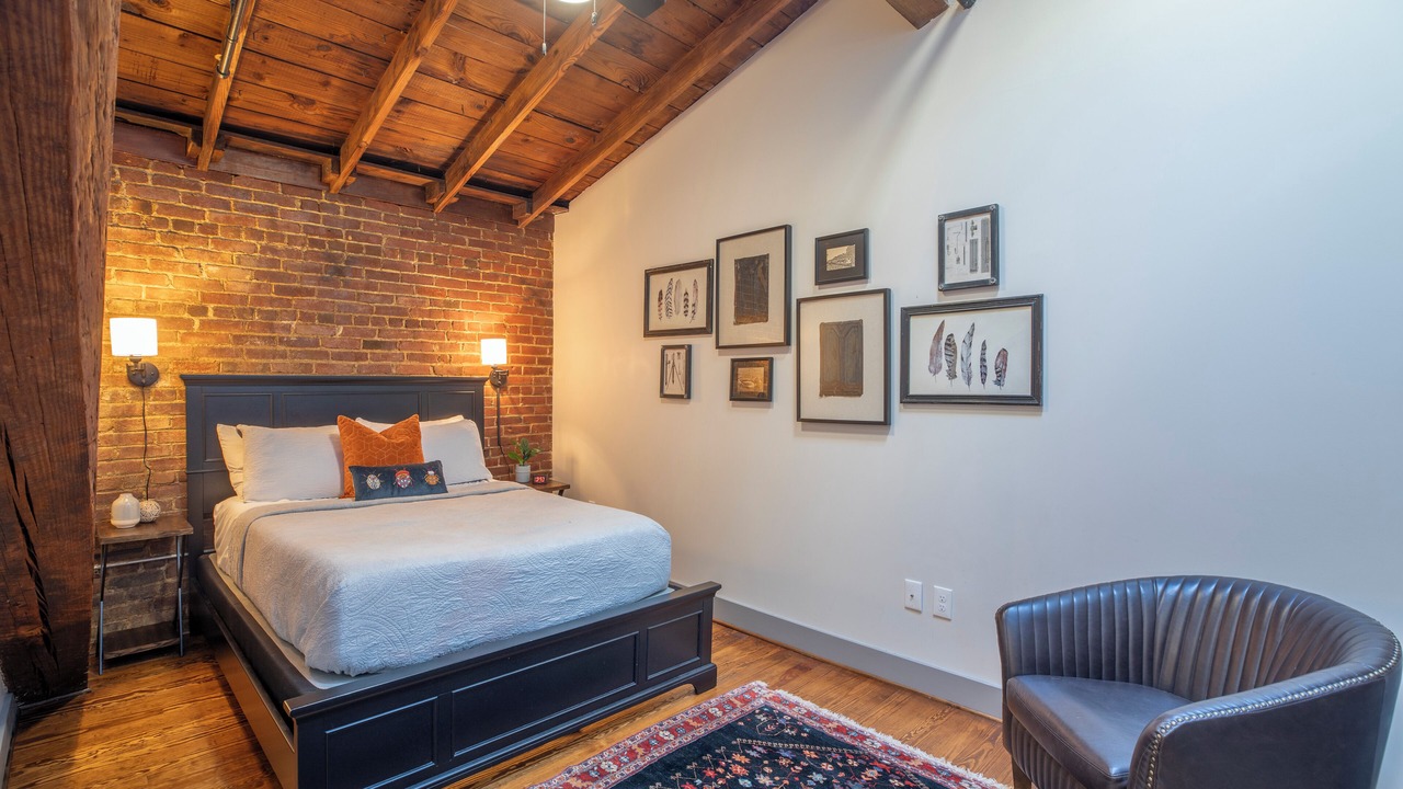 Photo of Bedroom in Salem