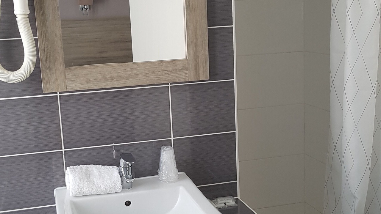 Photo of Bathroom in Quartier de la Folie-Mericourt