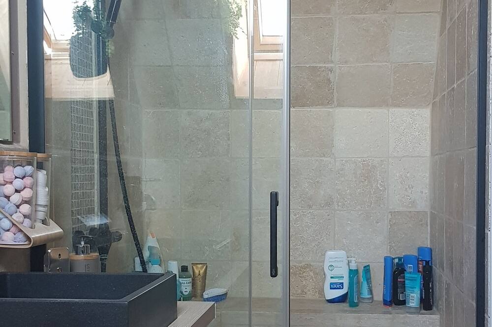 Photo of Bathroom in Langrune-sur-Mer