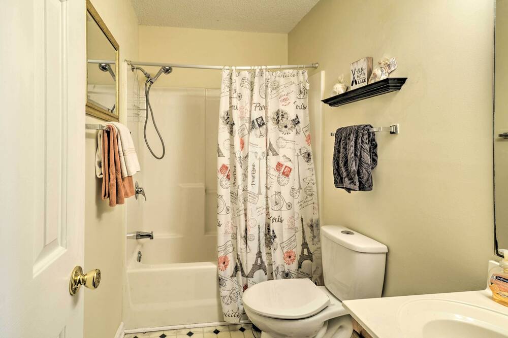 Photo of Bathroom in Waterford Plantation