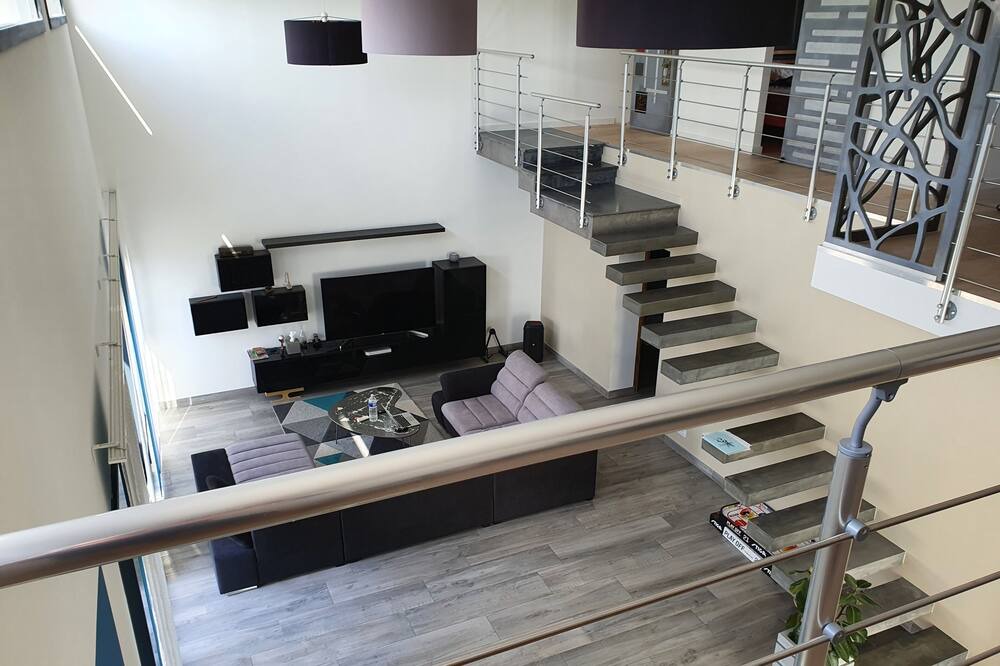 Photo of Livingroom in Saint-Laurent-d'Aigouze