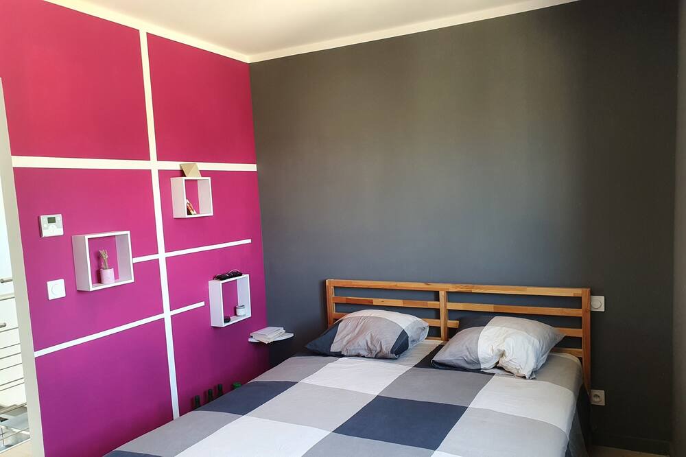 Photo of Bedroom in Saint-Laurent-d'Aigouze