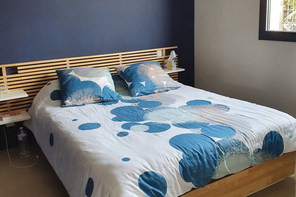 Photo of Bedroom in Saint-Laurent-d'Aigouze