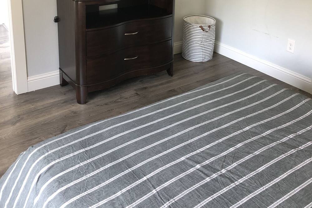 Photo of Bedroom in Knox - Henderson