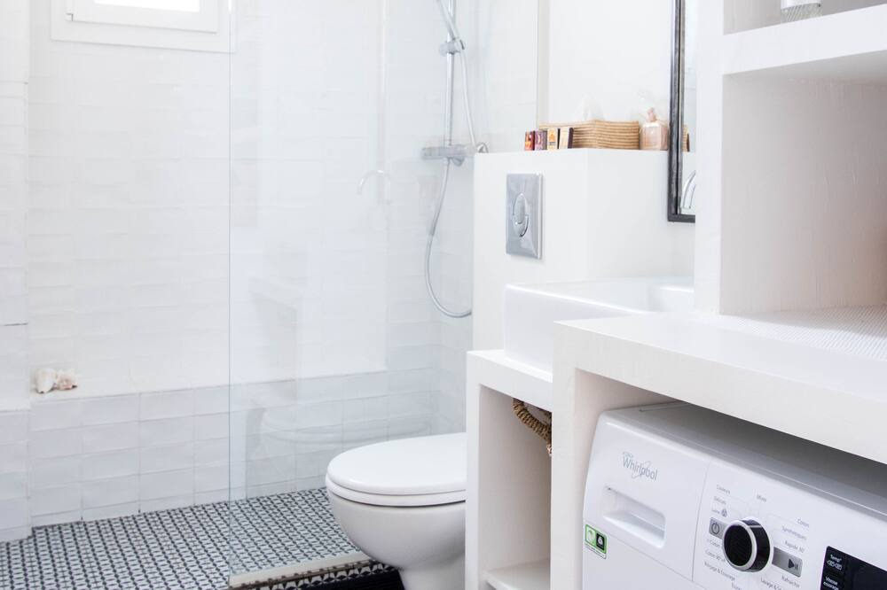 Photo of Bathroom in Les Puces de Saint-Ouen