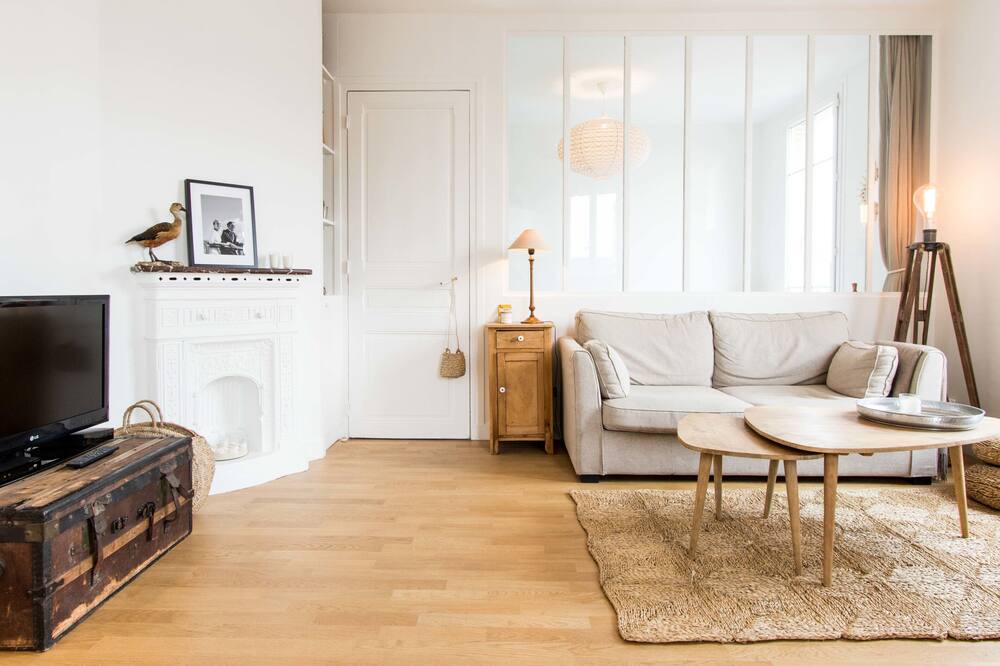 Photo of Livingroom in Les Puces de Saint-Ouen