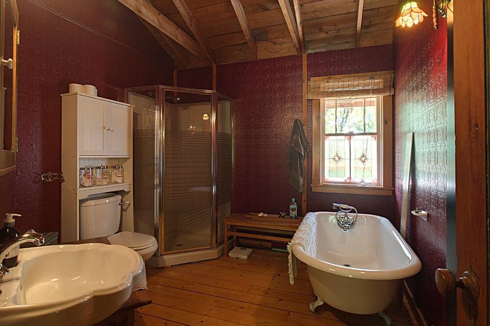 Photo of Bathroom in North Hatley