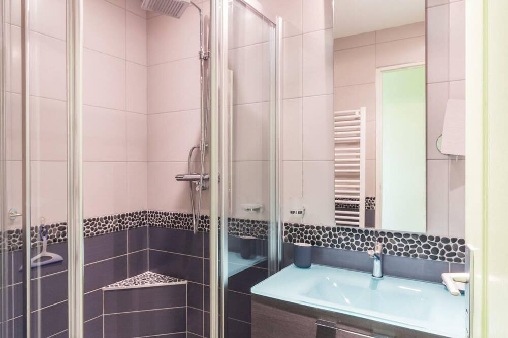 Photo of Bathroom in Forges-les-Eaux