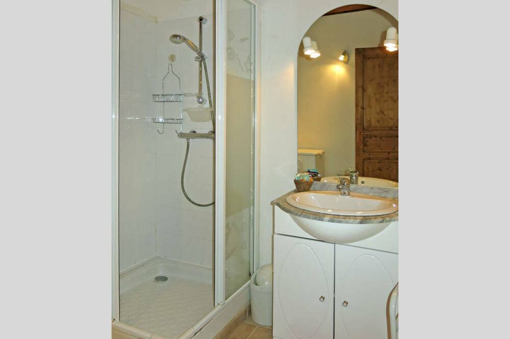 Photo of Bathroom in La Crique
