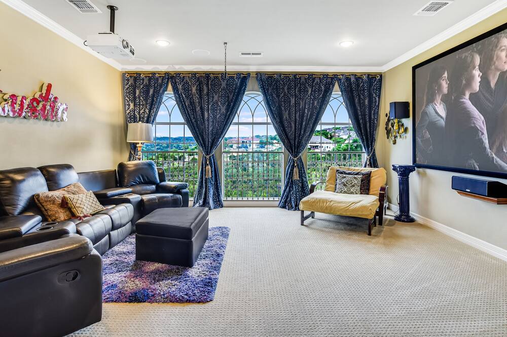 Photo of Livingroom in Riverplace
