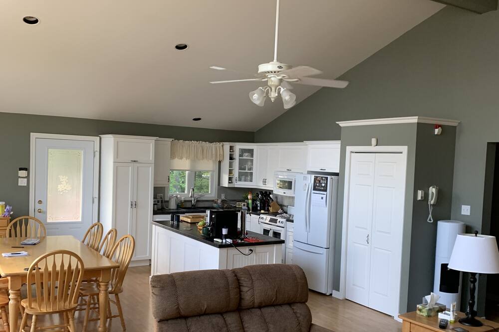 Photo of Livingroom in L'Isle-aux-Allumettes