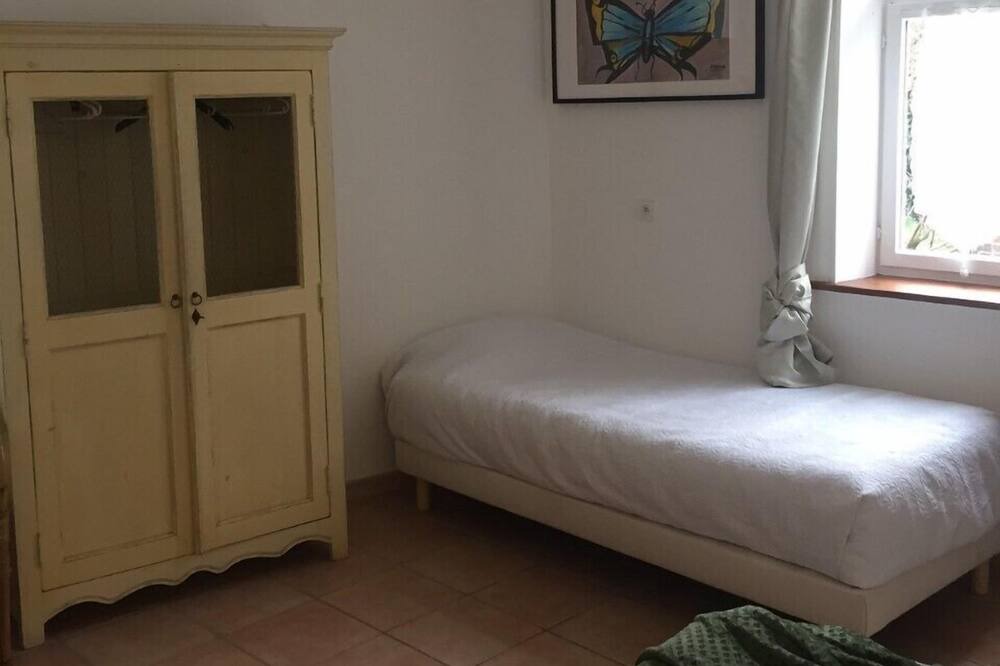 Photo of Bedroom in Saint-Fargeau