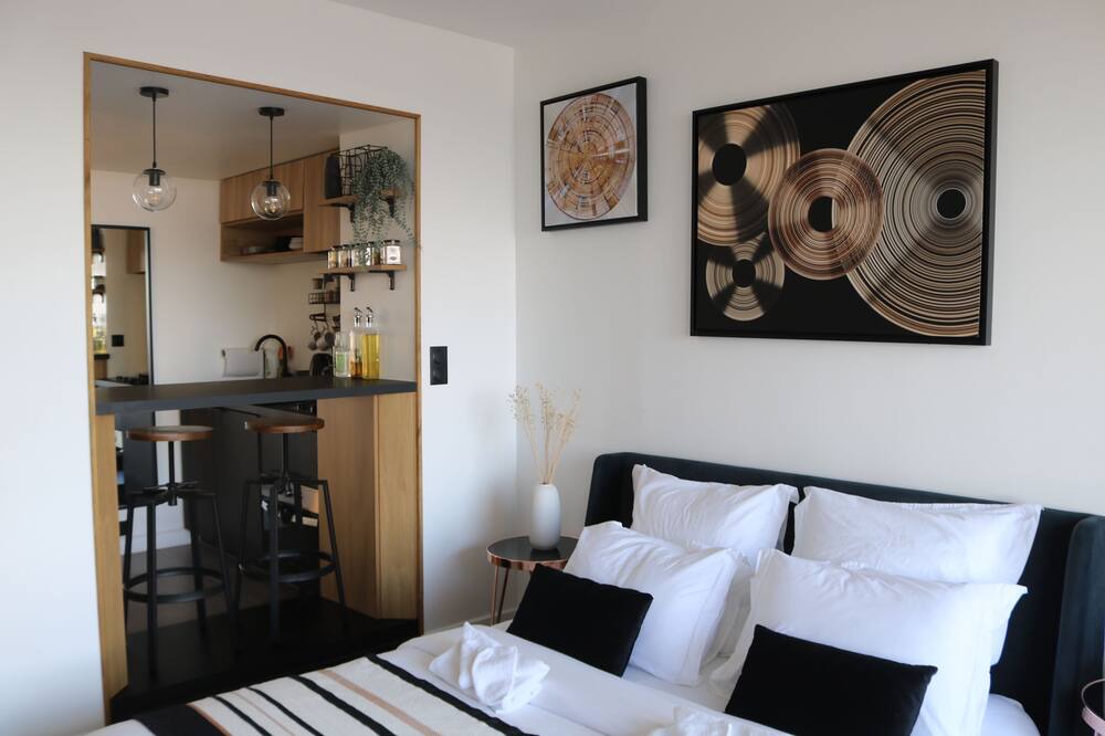 Photo of Bedroom in Puteaux