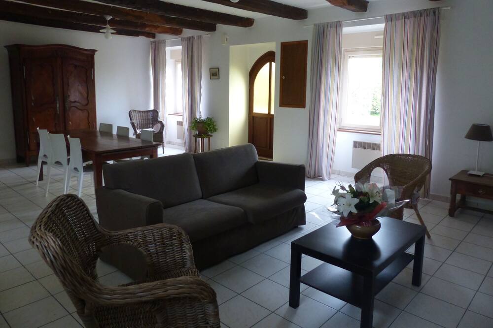 Photo of Livingroom in Lanrigan