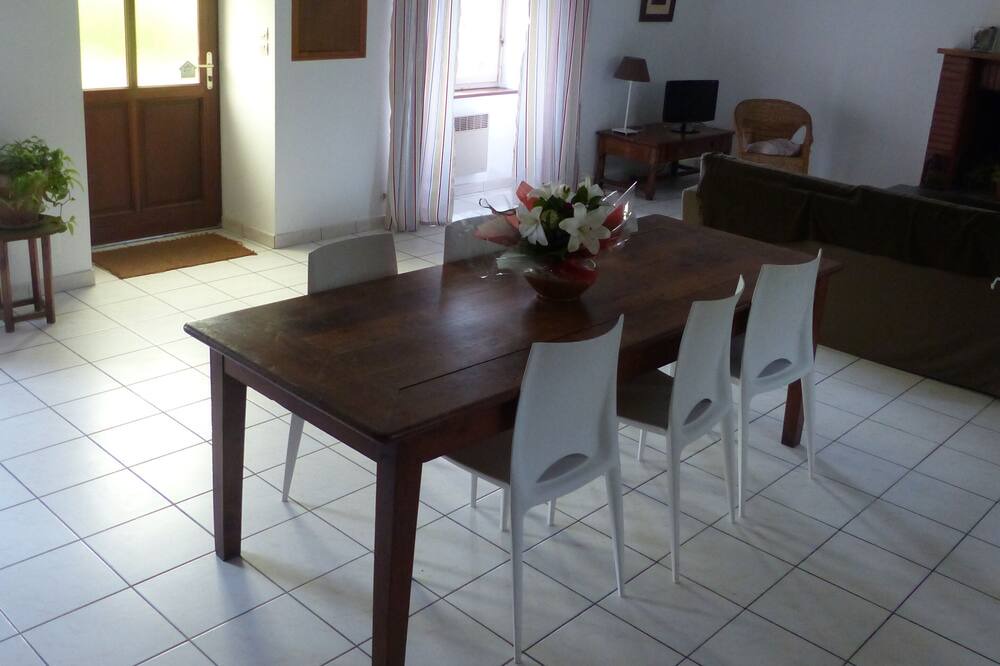 Photo of Livingroom in Lanrigan