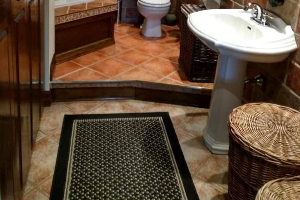Photo of Bathroom in Pincourt