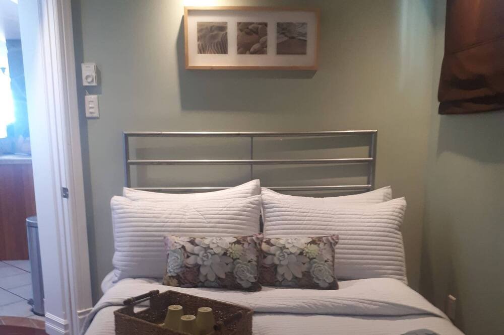 Photo of Bedroom in Pincourt