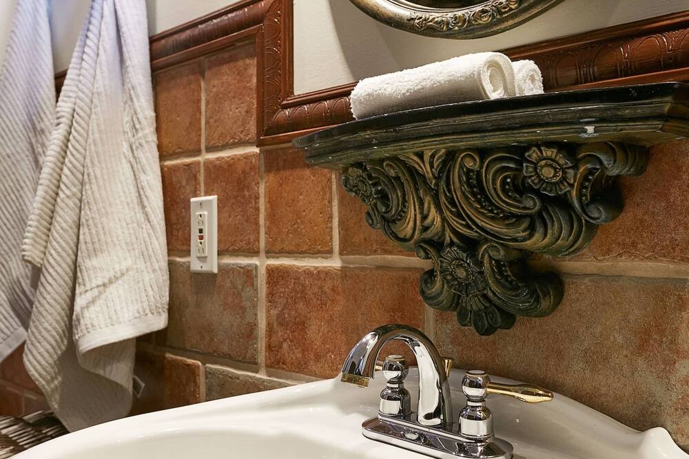 Photo of Bathroom in Pincourt