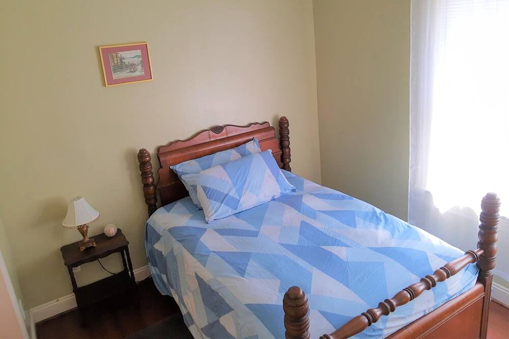 Photo of Bedroom in Gladstone
