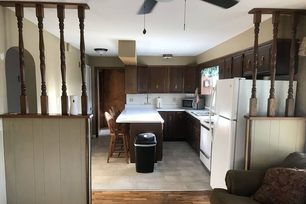 Photo of Bedroom in Maryville