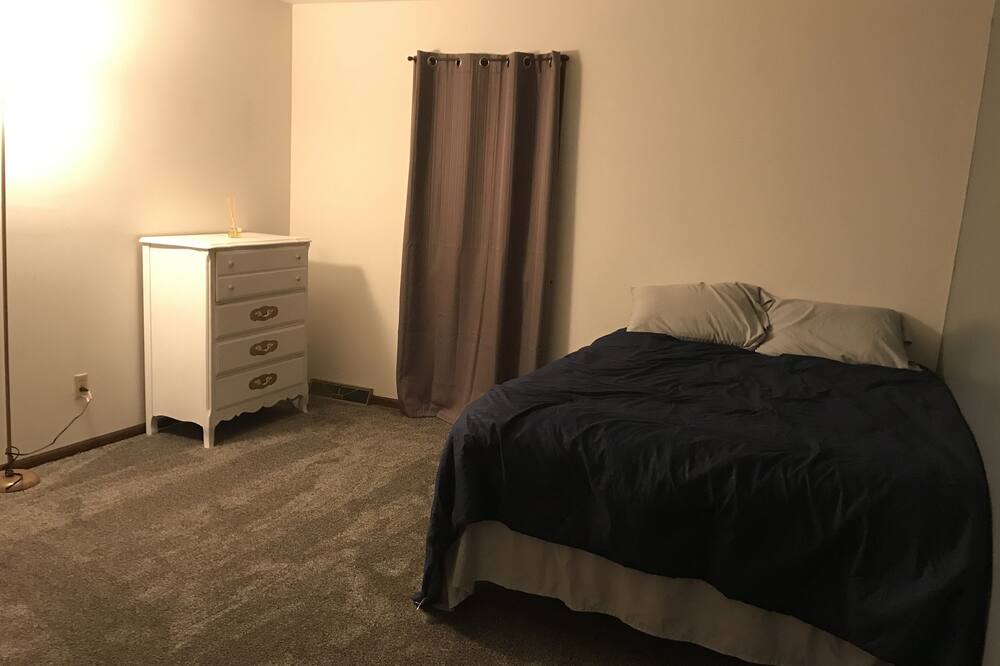 Photo of Bedroom in Maryville