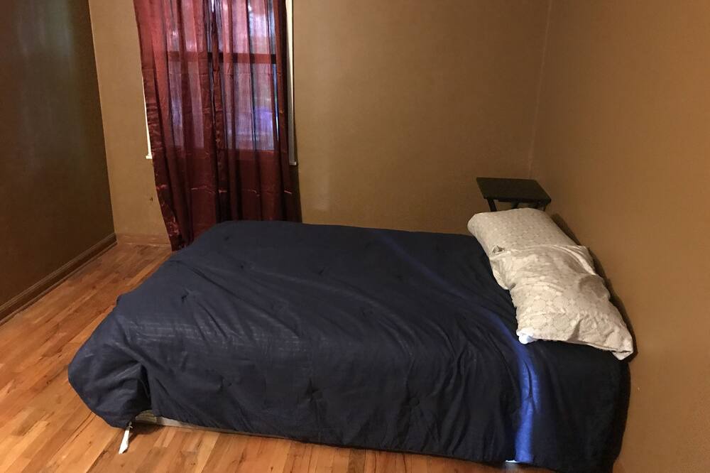 Photo of Bedroom in Maryville