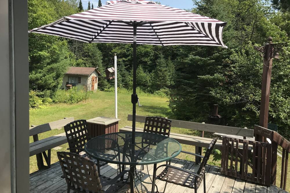 Photo of Patio Balcony in Sainte-Marguerite-du-Lac-Masson