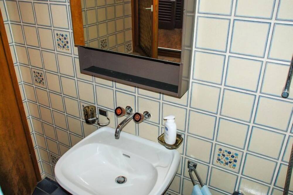 Photo of Bathroom in Morcote