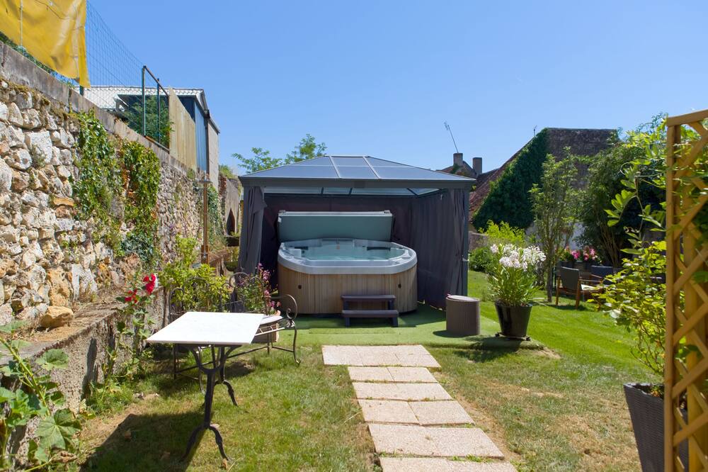 Photo of Outdoor in Le Blanc