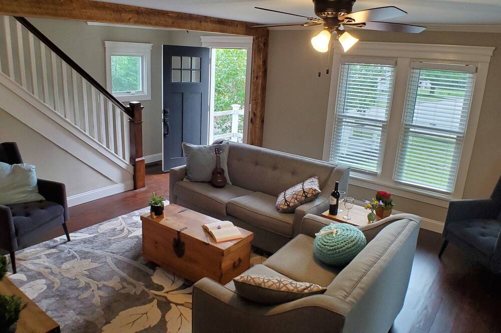 Photo of Livingroom in Manchester Center