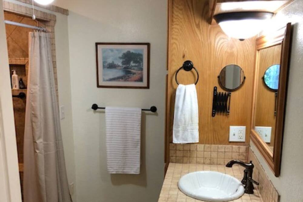 Photo of Bathroom in Park Hill