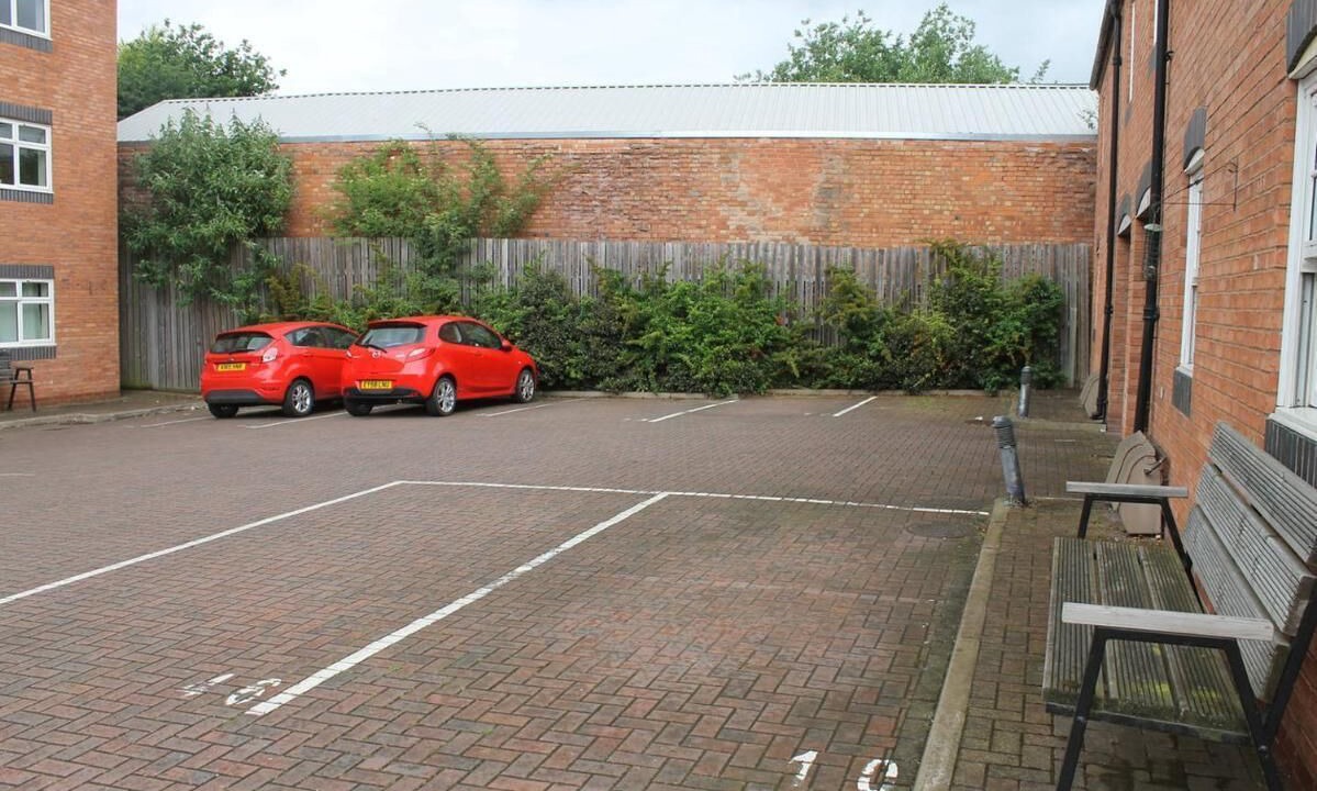 Photo of Others in Diglis