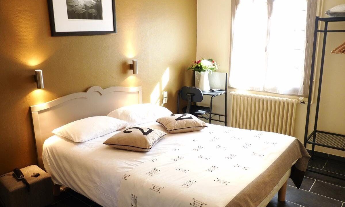 Photo of Bedroom in Lillebonne