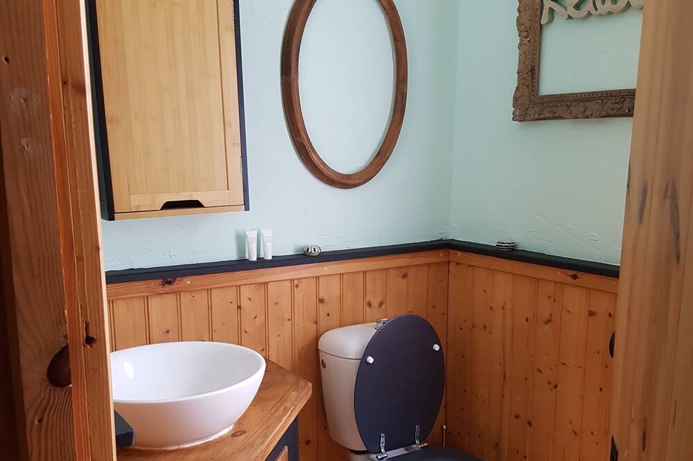 Photo of Bathroom in Reaup-Lisse