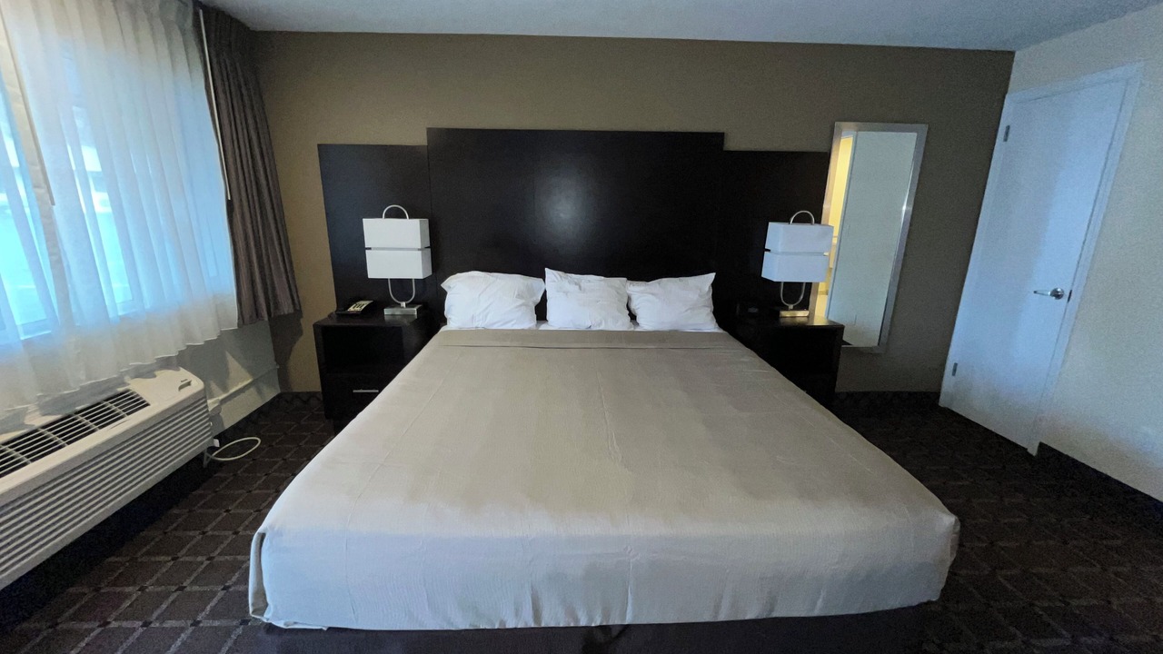 Photo of Bedroom in Lakeview