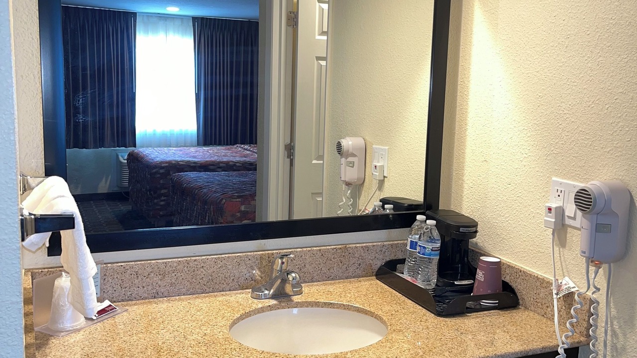 Photo of Bedroom in Lakeview