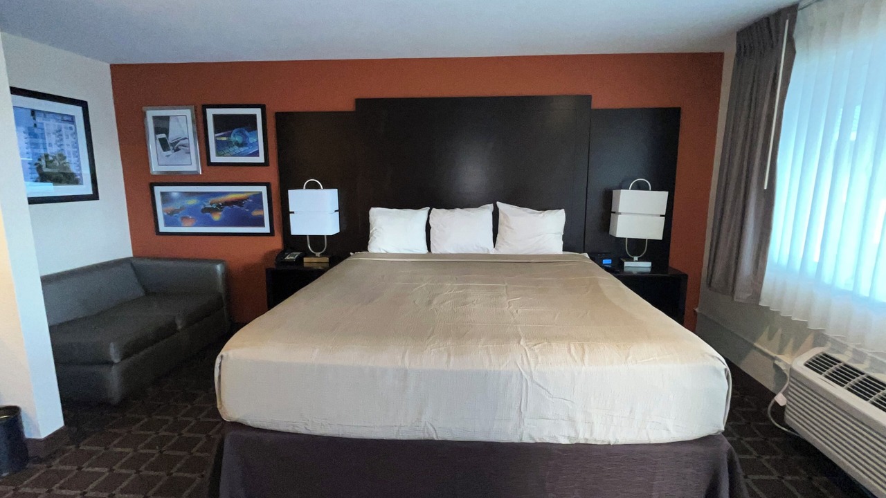 Photo of Bedroom in Lakeview