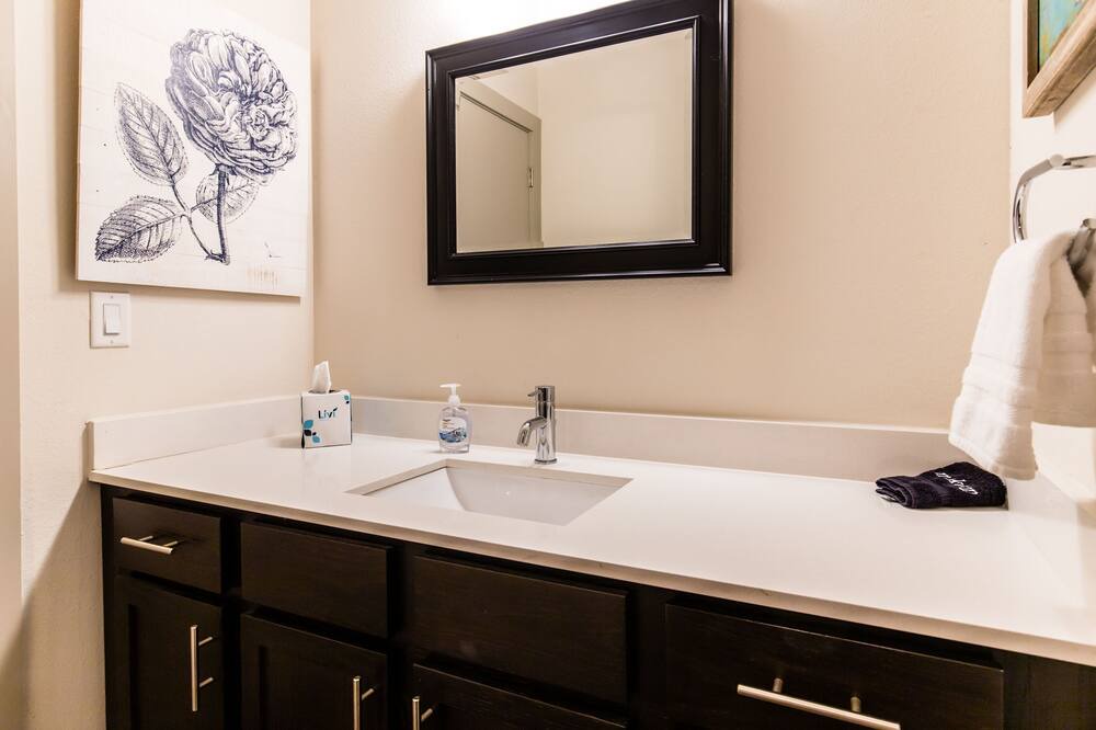 Photo of Bathroom in Oak Lawn