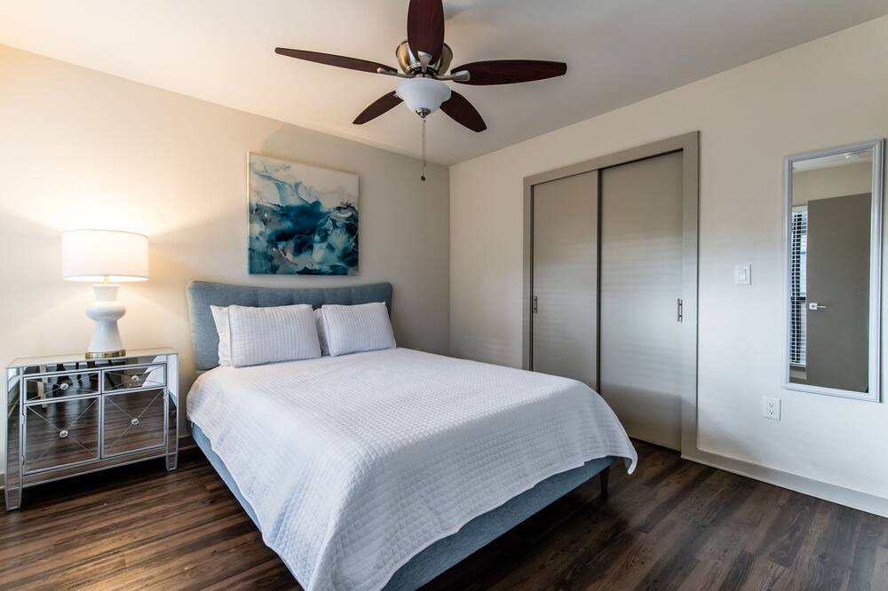 Photo of Bedroom in Oak Lawn