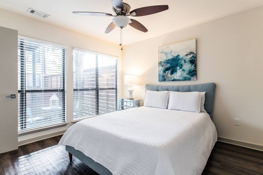 Photo of Bedroom in Oak Lawn