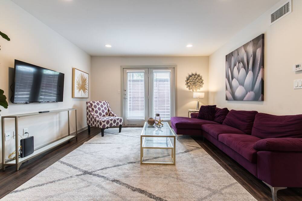 Photo of Livingroom in Oak Lawn